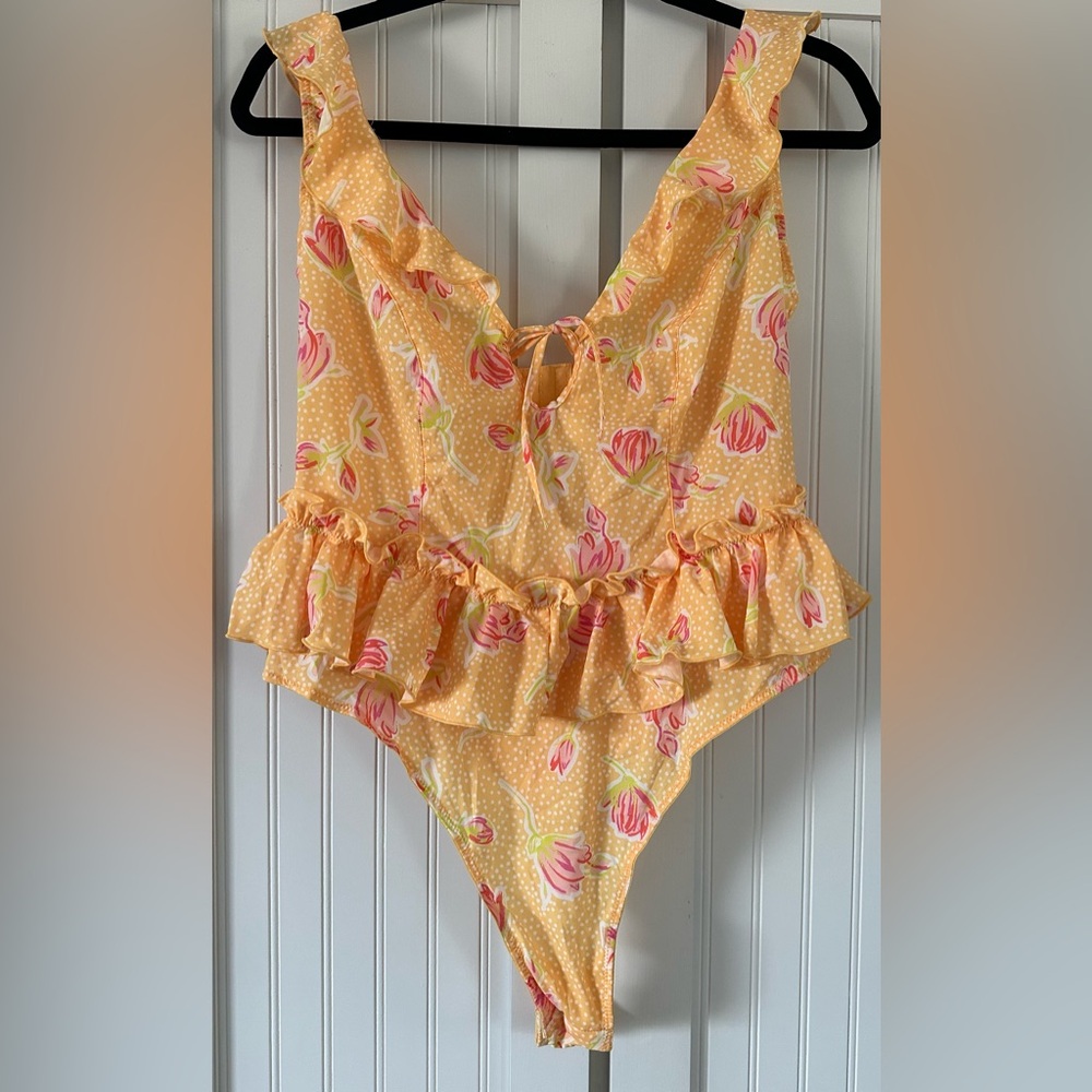 MENTIONABLES x Karlie Rae Lang Teddy Bodysuit Size XL Yellow Floral Ruffle